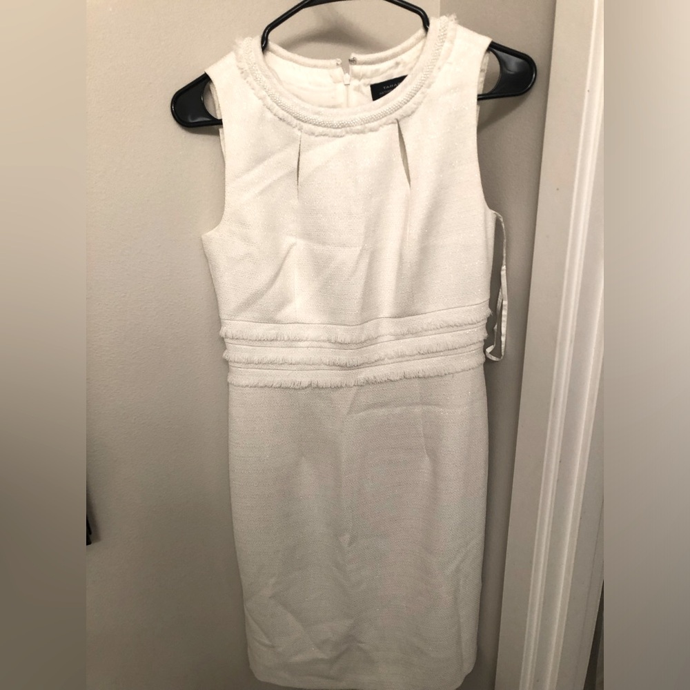 Elegant White Sleeveless Dress